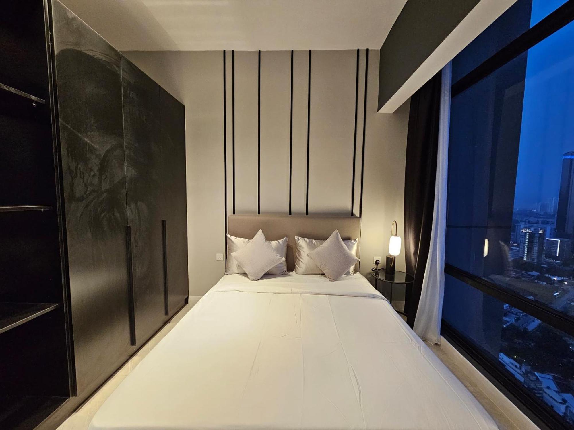 1 Min To Pavilion Bukit Bintang Luna Suites Куала Лумпур Екстериор снимка