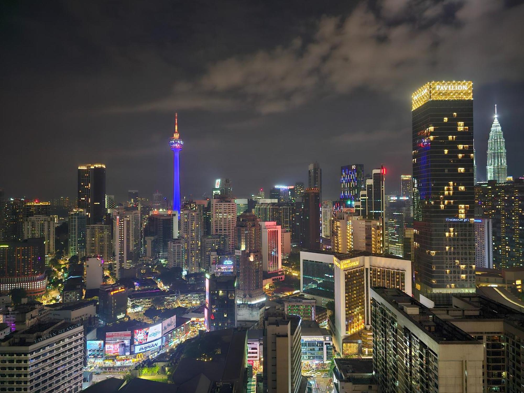 1 Min To Pavilion Bukit Bintang Luna Suites Куала Лумпур Екстериор снимка
