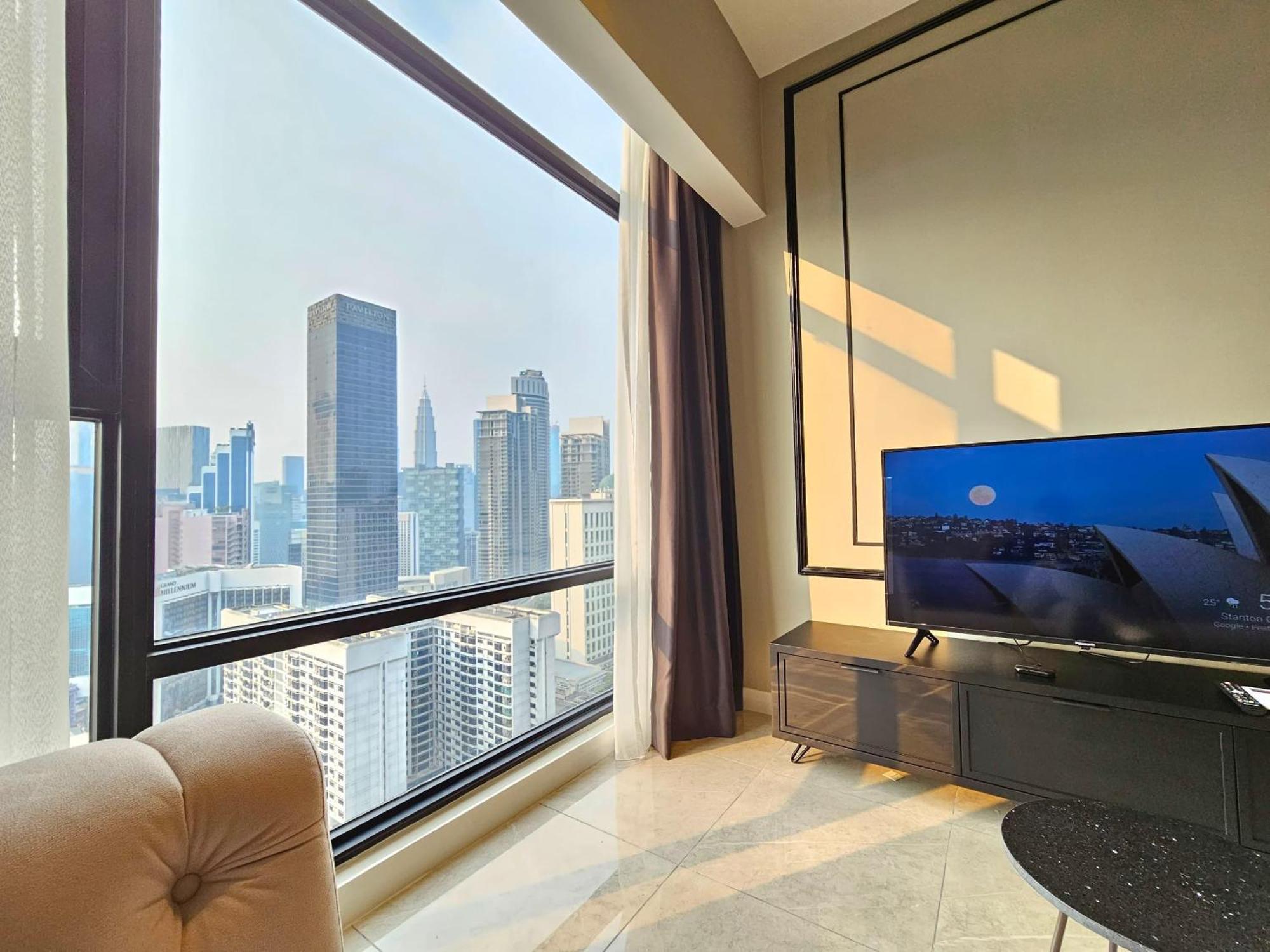 1 Min To Pavilion Bukit Bintang Luna Suites Куала Лумпур Екстериор снимка