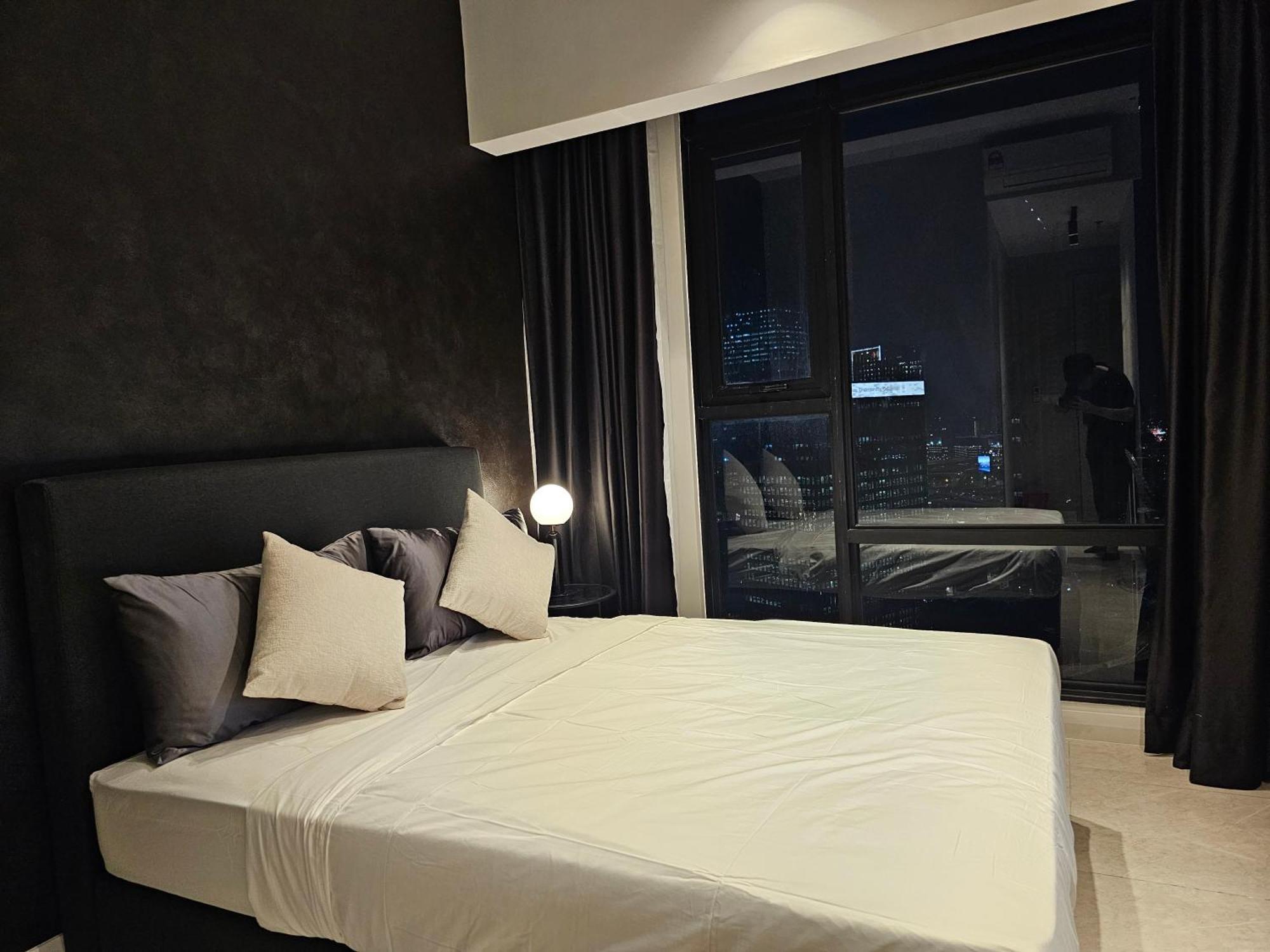 1 Min To Pavilion Bukit Bintang Luna Suites Куала Лумпур Екстериор снимка